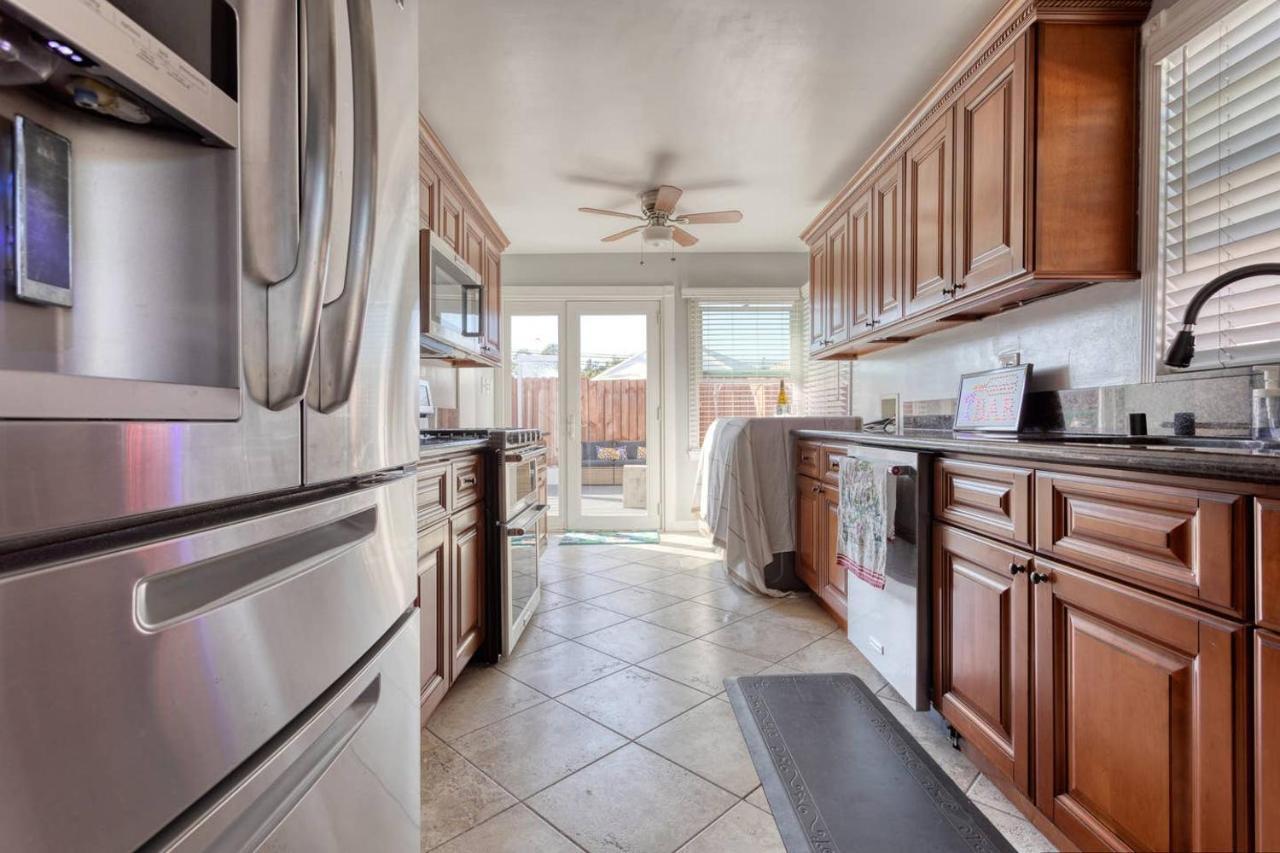 New Belmont Shore Retreat With Free Parking Walk To Beaches Лонг Бийч Екстериор снимка