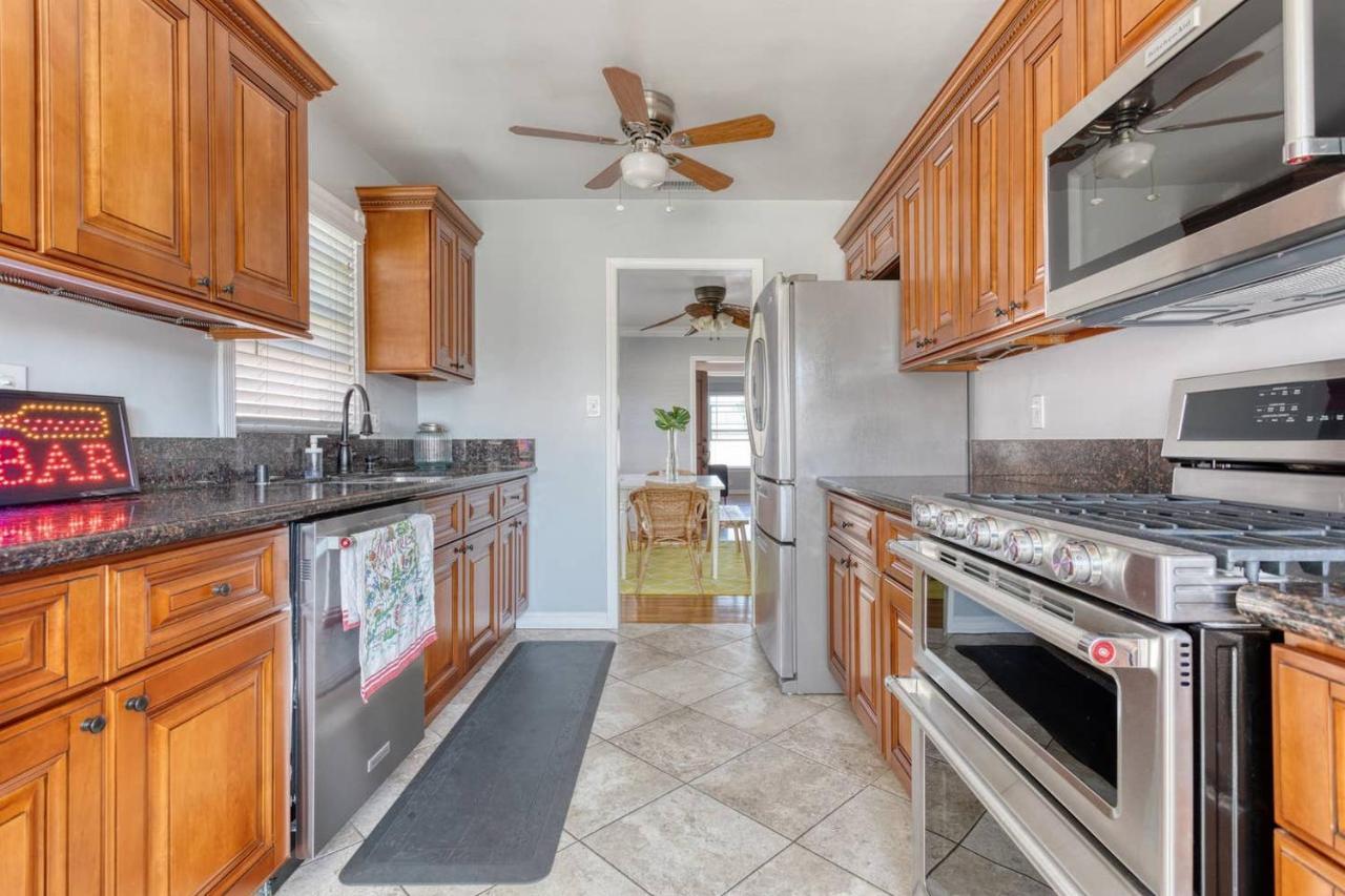 New Belmont Shore Retreat With Free Parking Walk To Beaches Лонг Бийч Екстериор снимка